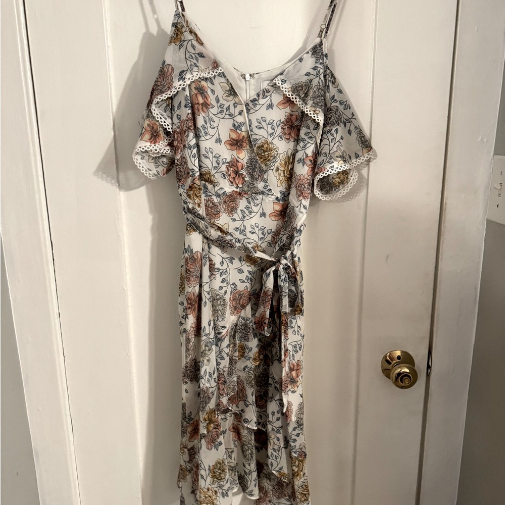 Sweet spring floral dress with dropped sleeves and tie waist
